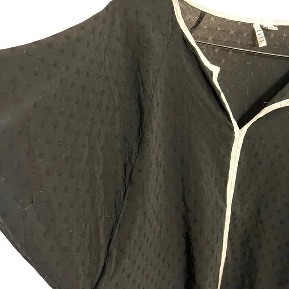 ELLE Black Blouse with White Trim Plus Size XXL Lightweight Short Sleeves Top - Picture 3 of 4